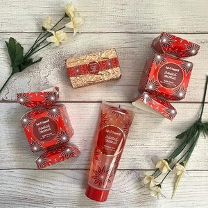 Sweet & Shimmer Shower Gel Bath Fizzer Soap Bundle